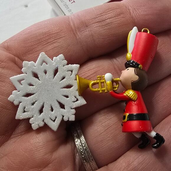 Hallmark 2024 Terrific Trumpet Snowflake Christmas Tree Ornament NIB - Picture 2 of 6